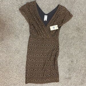 Ali Ra Dress NEW Women’s 2 Brown Latte Metallic Gold V-neck Fit Short Dress NWT